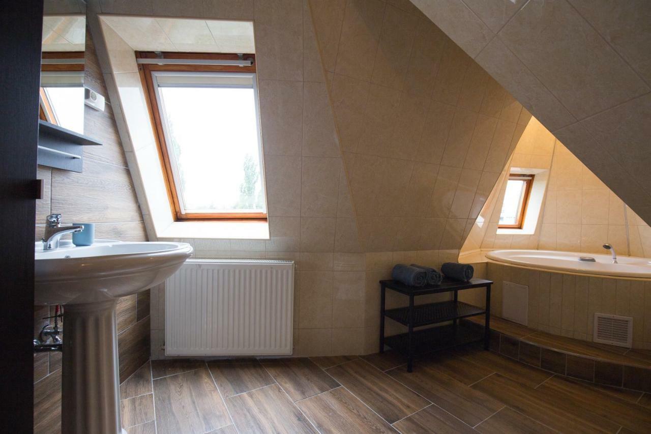 Two Towers Apartman Miskolc Eksteriør billede