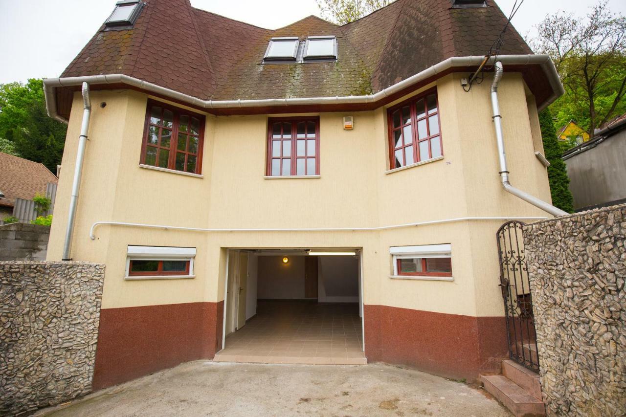 Two Towers Apartman Miskolc Eksteriør billede